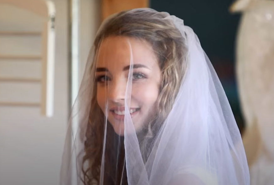 JEZIVO PORIJEKLO OBIČAJA Zašto mlada nosi veo na vjenčanju?