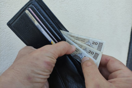 Potraga za lopovom: Iz novčanika ukrao novac