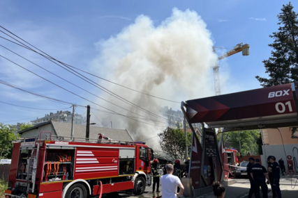 "Dok sam se sklonio plamen je buknuo do krova" Komšije o stravičnom požaru, opisuju jezive detalje (FOTO)