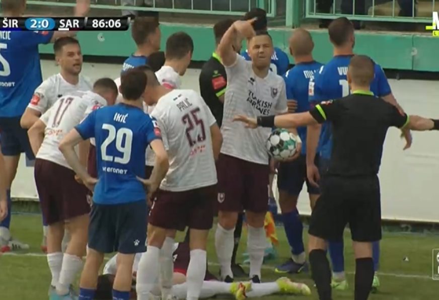 PREKID U ŠIROKOM Navijači domaćeg tima povrijedili dva igrača Sarajeva