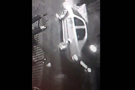 Udario je i ostavio u jarku: Djevojka zapamtila tablice, automobil REGISTROVAN NA POLICIJSKOG SLUŽBENIKA (VIDEO)