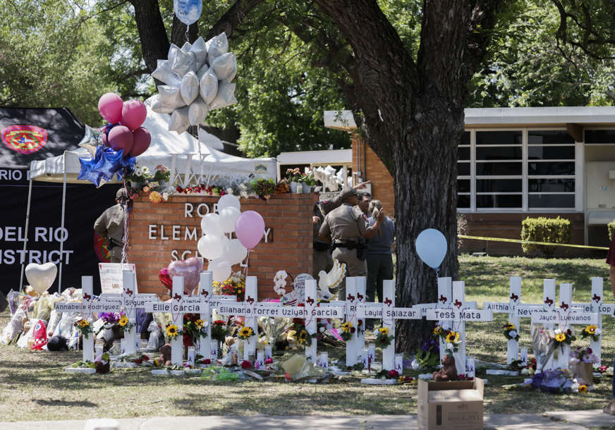 “Živote policajaca stavio ispred života djece” Škola u Teksasu gdje je ubijeno 19 djece biće srušena