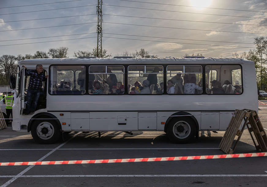 "Djeca čekaju na evakuaciju iz Azovstalja" Ukrajinske vlasti kažu da su u toku žestoke borbe u Marijupolju