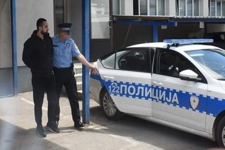 Pronašli drogu, telefon i novac: Nakon hapšenja osumnjičeni predat Tužilaštvu (FOTO)