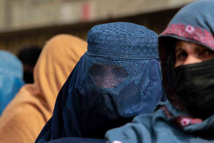 TALIBANI UVELI JOŠ OGRANIČENJA Žene moraju da pokrivaju lice u javnosti
