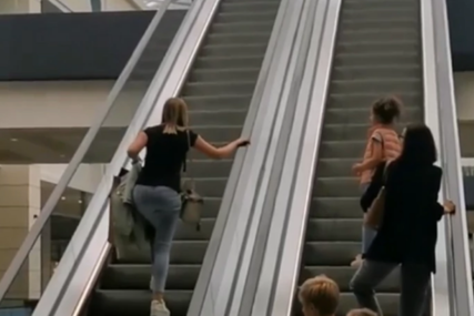 HIT SNIMAK IZ TRŽNOG CENTRA Žena na pokretnim stepenicama u suprotnom smjeru (VIDEO)