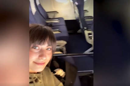 Bila je jedini putnik u avionu: Piloti djevojci priredili iznenađenje koje će pamtiti (VIDEO)