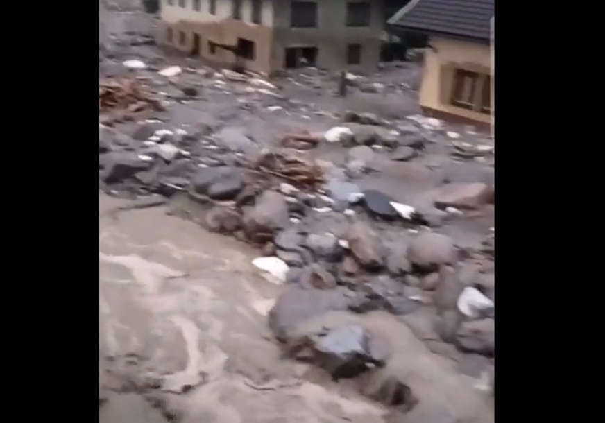 APOKALIPTIČNI PRIZORI Snažna oluja poharala Austriju, proglašeno vanredno stanje (VIDEO)