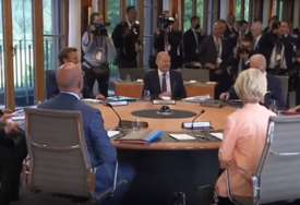 “Da jašemo konja bez majice kao on” Lideri G7 ismijavali Putina (VIDEO)