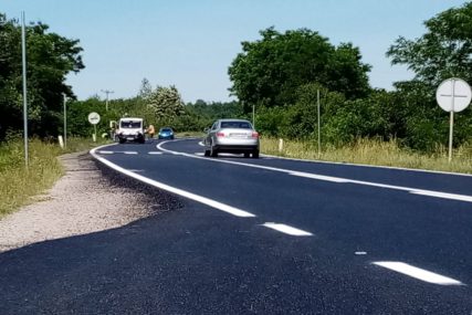 Radovi završeni 2 dana prije roka: Pušten saobraćaj na čitavoj dionici magistralnog puta Prijedor-Banjaluka (FOTO)