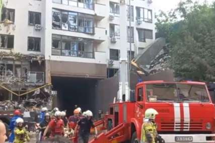 Rusi granatirali Kijev: Ispaljen veliki broj projektila na stambene zgrade (VIDEO, FOTO)