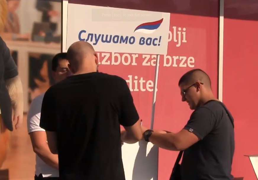 SPS: Na Trgu Krajine počela akcija "Slušamo vas" (VIDEO)