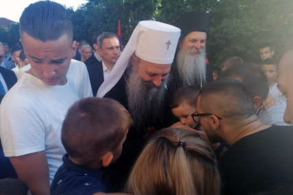 Dočekan na Kosovu i Metohiji: Patrijarh Porfirije stigao u manastir Gračanica (FOTO)