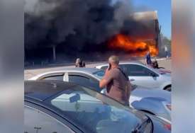 Oglasili se iz Moskve “Gađali smo skladište oružja, požar se proširio tržnim centrom”