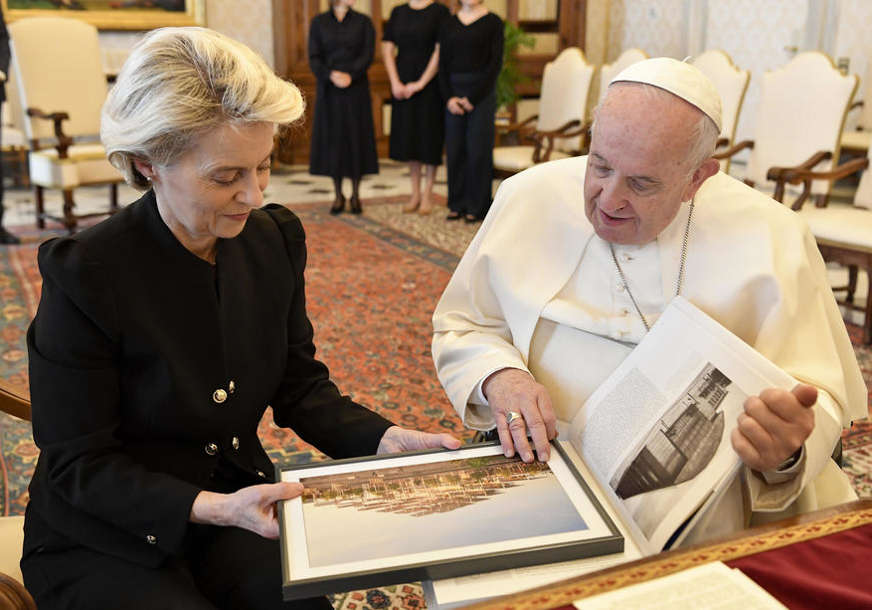 Glavna tema posljedice sukoba u vezi s hranom: Fon der Lajen s papom Franjom razgovarala o ratu u Ukrajini