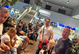 "Ponuđeni neki letovi koji su planirani za sutra, ali i to je neizvjesno" Srpskim ljekarima zarobljenim na aerodromu ponuđeno rješenje agonije