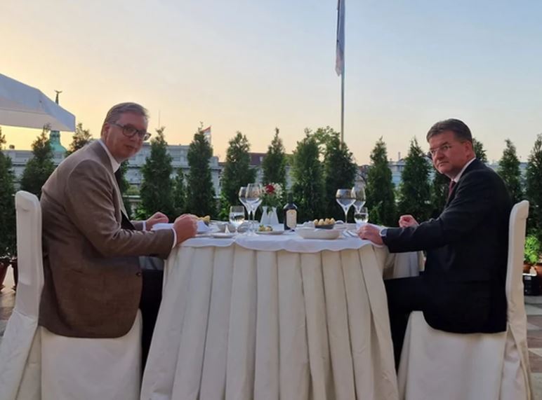 "Više nego dovoljno" Vučić objavio fotografiju sa večere sa Lajčakom