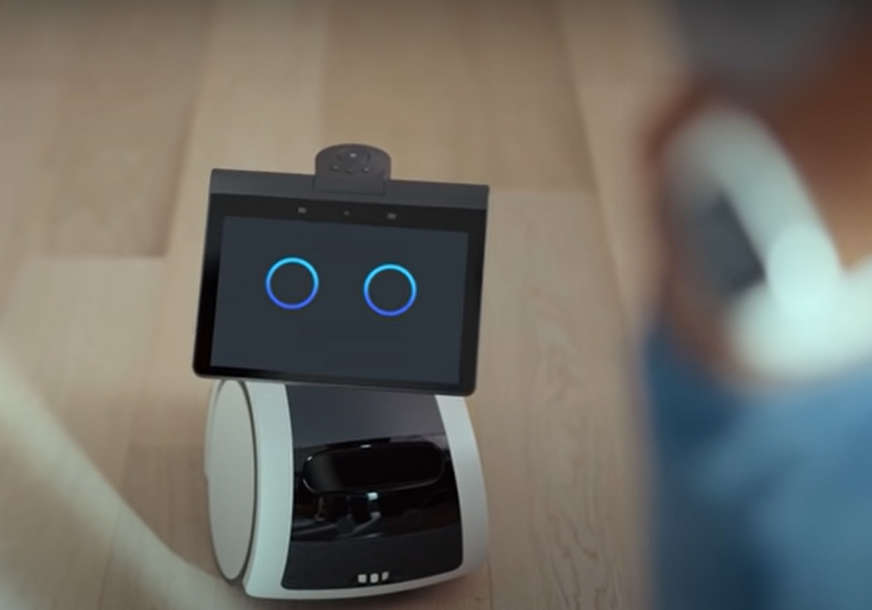 NIJE ZA SVAKOGA Mali robot "Astro" je dobar pomoćnik u kući, ali puno košta (VIDEO)