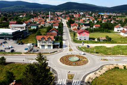 Stanovnici u problemu: Zatvorena JEDINA BANKA u Bosanskom Petrovcu