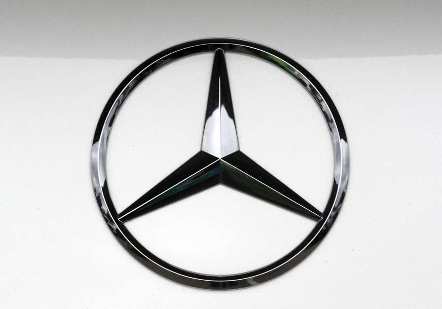PROBLEM SA KOČNICAMA “Mercedes” mora da povuče skoro milion vozila