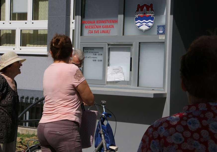Nema prodaje karata u Banjaluci, prevoznici najavili blokadu: Grad ne zna kako da riješi probleme u javnom prevozu (FOTO)