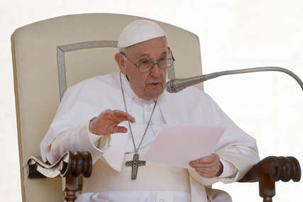 "To što se desilo u Kremenčuku je varvarski čin” Papa Franja osudio bombardovanje tržnog centra