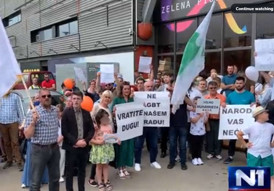 "Tu smo da kažemo NE" U Sarajevu održan protest protiv parade ponosa (VIDEO)