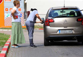 Jeftiniji dizel i benzin: Građane će obradovati nova cijena goriva na pumpama