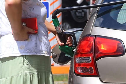 Novi cjenovnici na benzinskim pumpama: Evo koliko će da košta gorivo