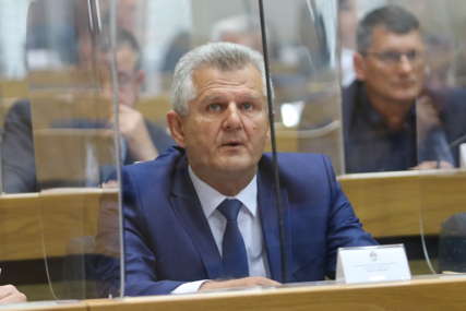 U sukobu interesa: Sin glasao za oca, a on za SEBE SAMOG, Republička komisija dala završnu riječ