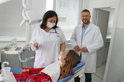 Kompletiran rad službe: Nabavljena nova stomatološka stolica u Domu zdravlja Lopare