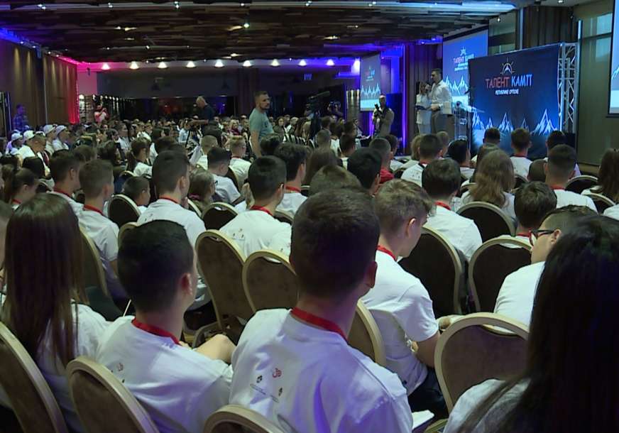 OTVOREN "TALENT KAMP 2022" Edukativna manifestacija na Jahorini okupila 350 učenika iz Srpske