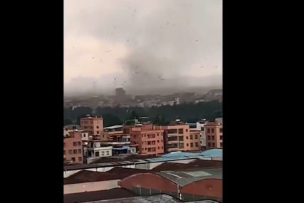 RUŠIO SVE PRED SOBOM Tornado za minut napravio ogromnu štetu u kineskom gradu (VIDEO)