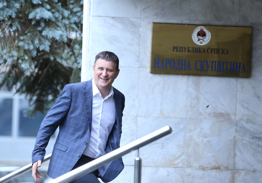 "MOJE NAJJAČE ORUŽJE" Đajić se javno zahvalio Dodiku na podršci (FOTO)