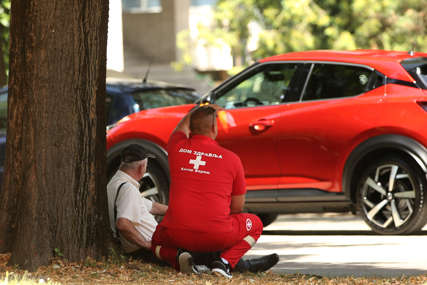 Ljudi, pripazite se vrućina: Sugrađanin sjeo pod drvo, hitna pomoć odmah reagovala (FOTO)