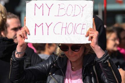 “Vijesti koje stižu iz Amerike su užasne” Kanadski premijer zgrožen ukidanjem prava na abortus u SAD