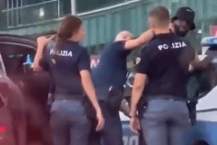 Našao se u neprijatnoj situaciji: Policija na ulici greškom presrela i privela fudbalera Čelsija (VIDEO)
