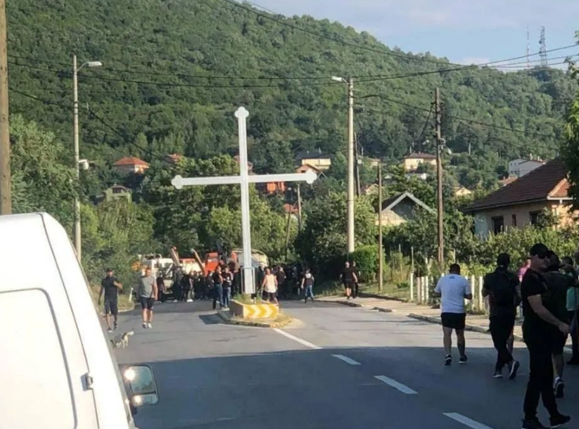 Građani blokirali Jarinje i Brnjak: Specijalci raspoređeni na prelazima