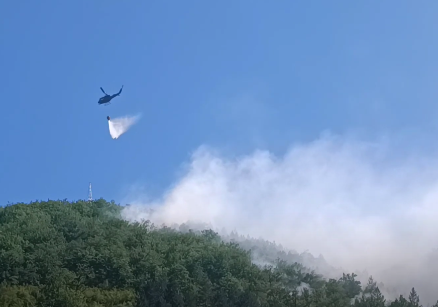 “Sve je puno dima i pepela” Borba sa požarom na području Konjica još traje (VIDEO)
