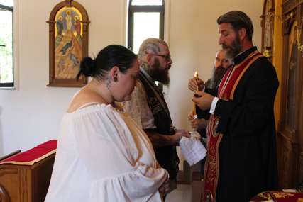 Ljubavna priča kao iz filmova: Njemica Debora i Švajcarac Markus prešli u pravoslavlje, sutra vjenčanje u drageljskoj crkvi (FOTO)