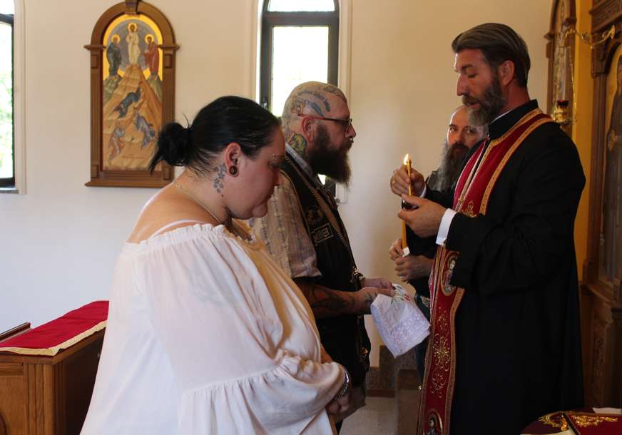 Ljubavna priča kao iz filmova: Njemica Debora i Švajcarac Markus prešli u pravoslavlje, sutra vjenčanje u drageljskoj crkvi (FOTO)