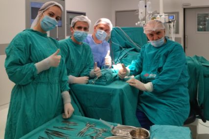 Uspjeh tima UKC Srpske: Izveden komplikovan hirurški zahvat kod dječaka od 12 godina (FOTO)