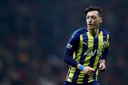Ostaje u Turskoj: Ozil potpisao za Istanbul Bašakšehir