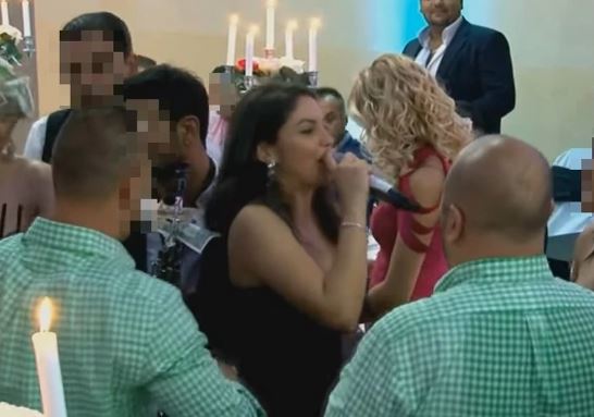 "Ljube ih u usta, pa poslije pljuju" Pjevačica otkrila tajnu sa romskih svadbi
