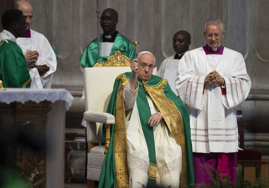 Papa Franja počinje "pokajničko putovanje" u Kanadi: Želi da se izvini zbog sveštenika koji su zlostavljali djecu