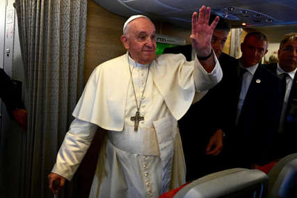 "Ko sam ja da sudim" Papa Franjo se sastao sa grupom transrodnih osoba