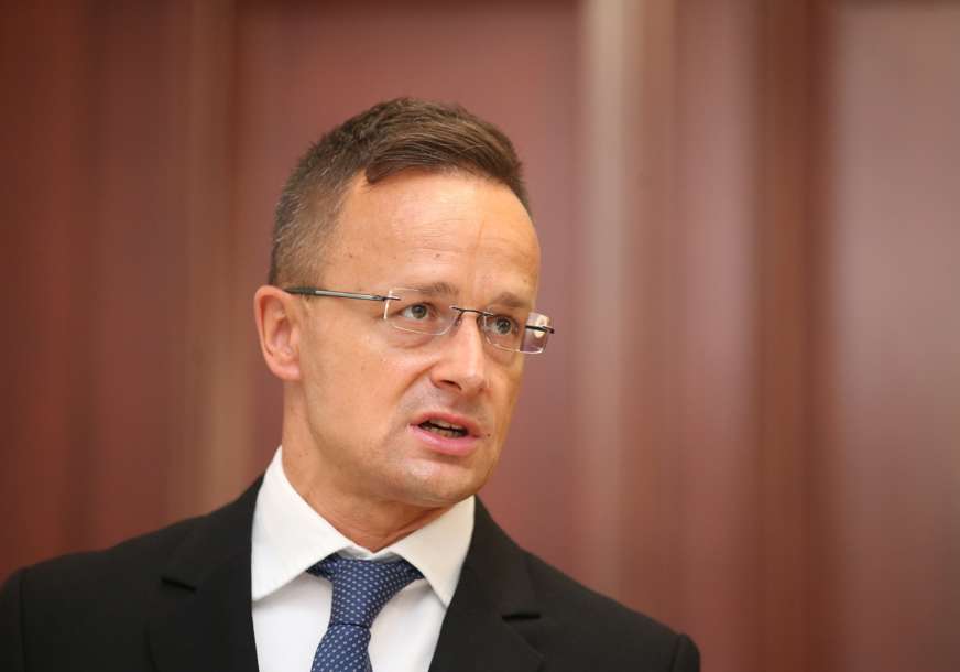 Za Mađarsku nema zime: Sijarto izjavio da je Gasprom pouzdan partner