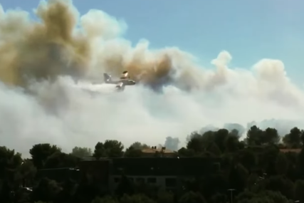 Veliki požar kod Vodica: Buktinju gasi 40 vatrogasaca