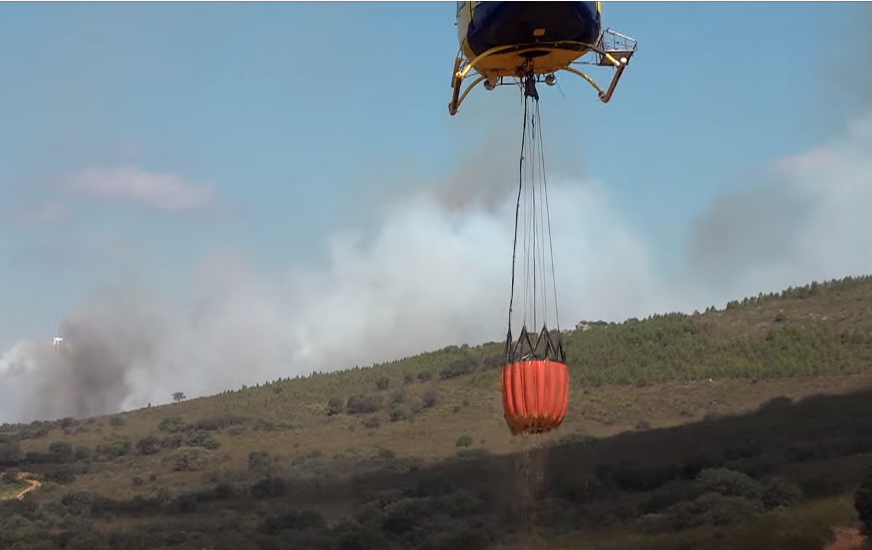 Na dežurstvu ostaje 500 vatrogasaca: U području Krasa situacija  sa požarom se popravlja