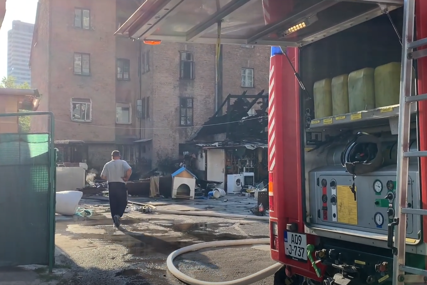 VELIKI POŽAR U SARAJEVU Tokom noći izgorjele barake (VIDEO)